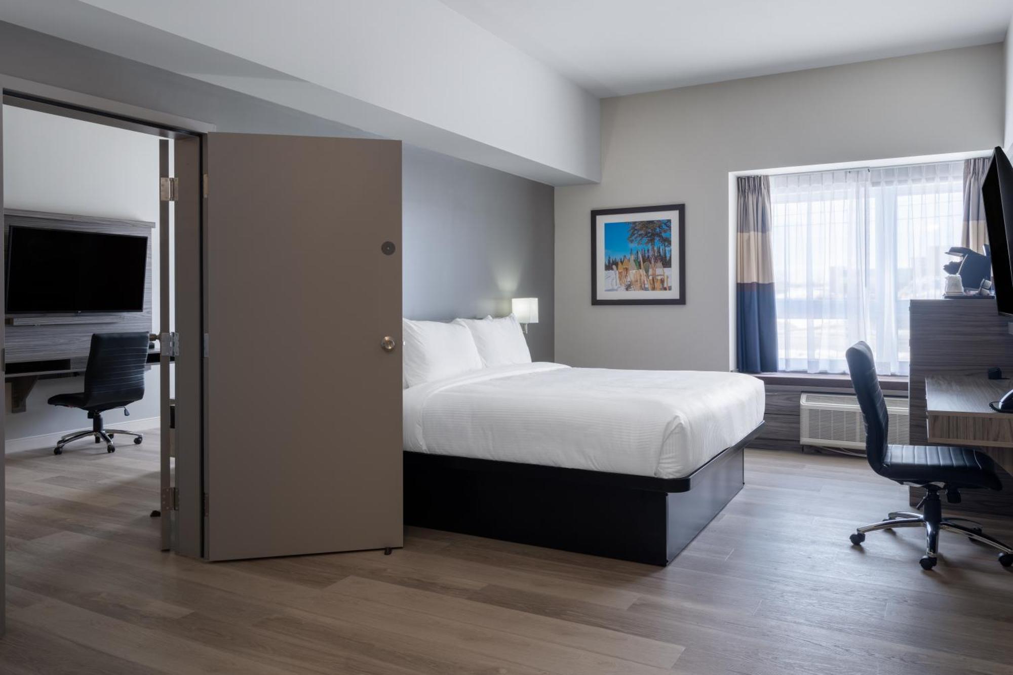 Microtel Inn & Suites By Wyndham Kanata Ottawa West エクステリア 写真