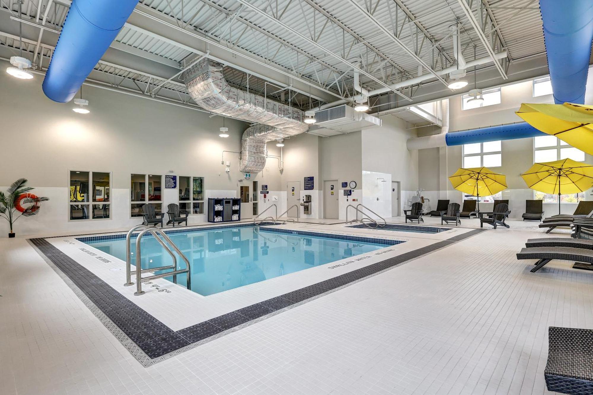 Microtel Inn & Suites By Wyndham Kanata Ottawa West エクステリア 写真