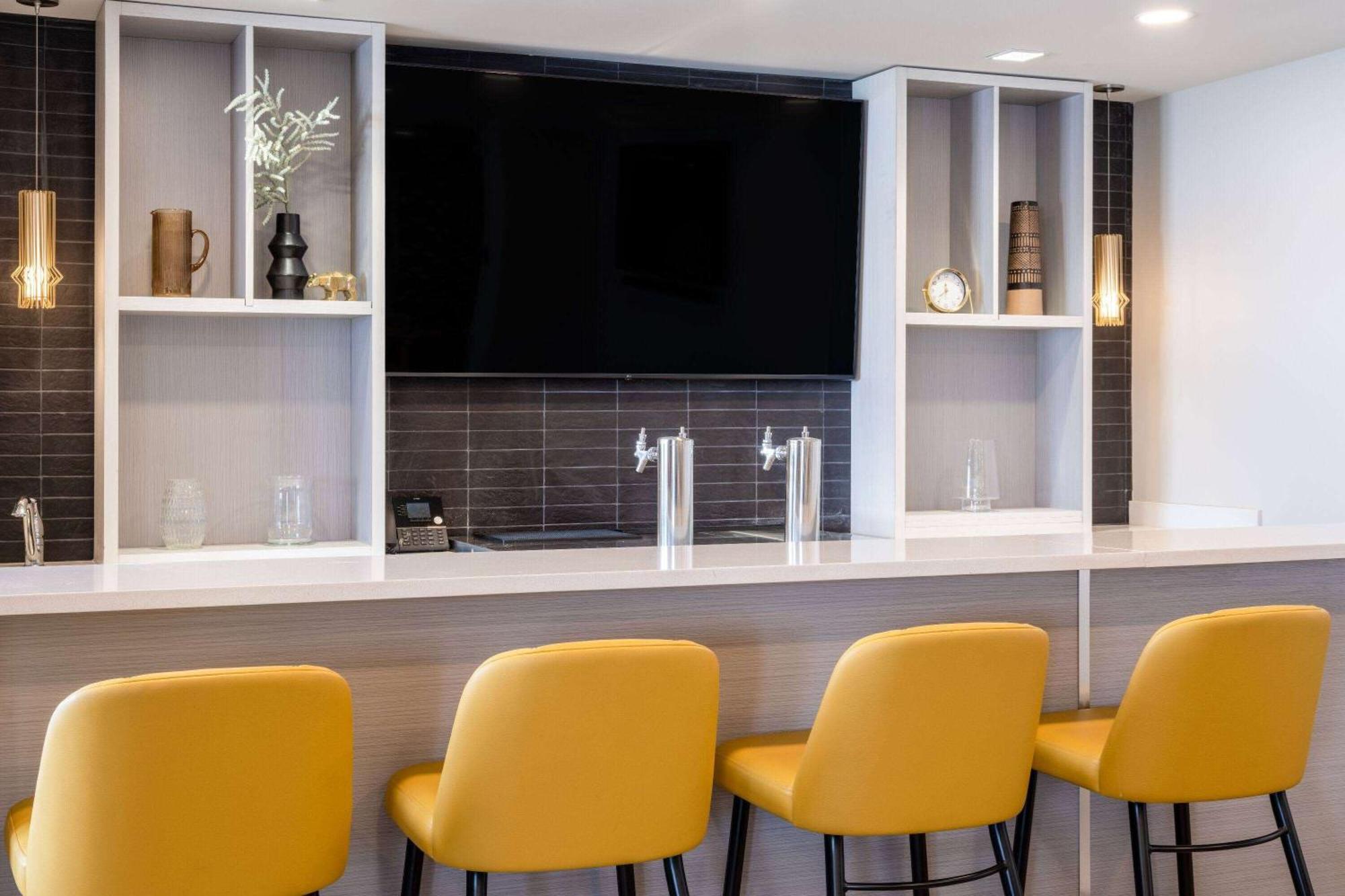 Microtel Inn & Suites By Wyndham Kanata Ottawa West エクステリア 写真