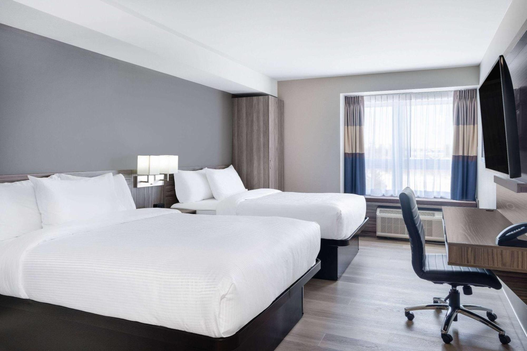 Microtel Inn & Suites By Wyndham Kanata Ottawa West エクステリア 写真