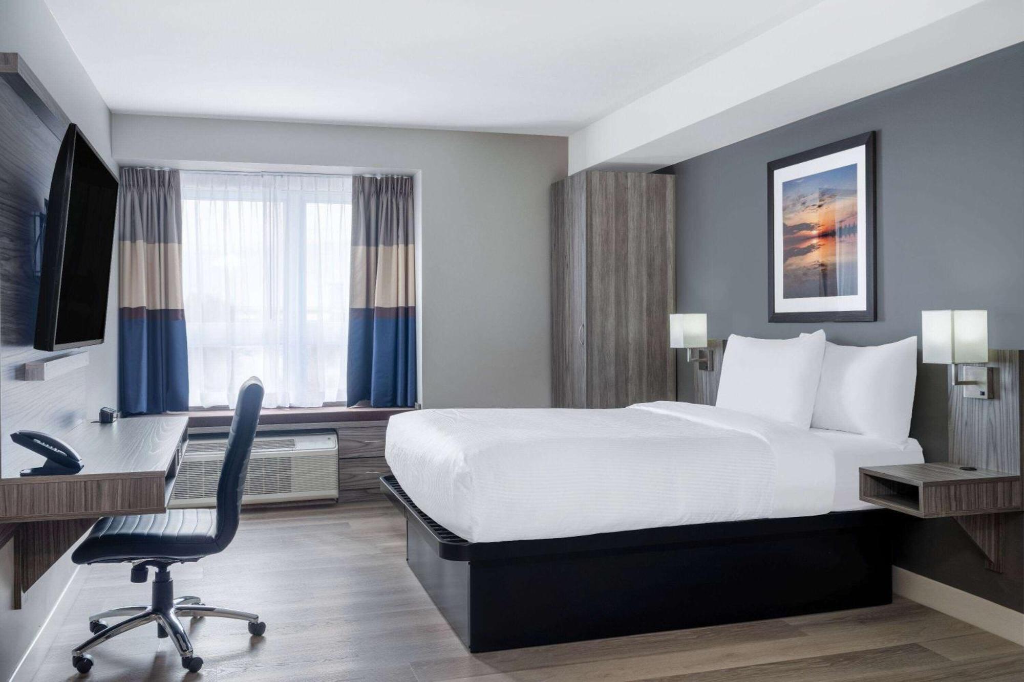 Microtel Inn & Suites By Wyndham Kanata Ottawa West エクステリア 写真