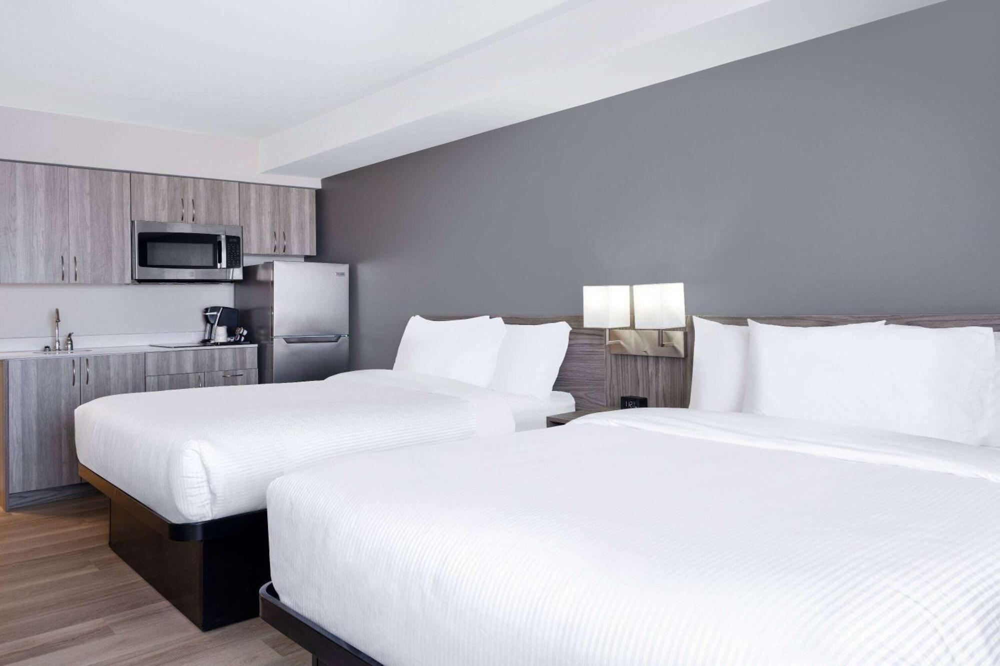 Microtel Inn & Suites By Wyndham Kanata Ottawa West エクステリア 写真